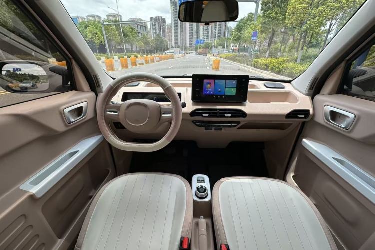 Used Geely Galaxy Panda 2023 Panda Mini 200km Endurance Bear Interior 4