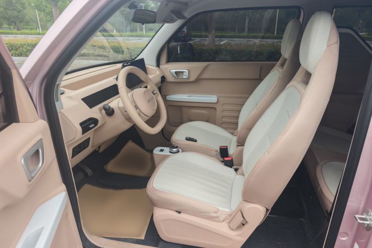 Used Geely Galaxy Panda 2023 Panda Mini 200km Endurance Bear Interior 5