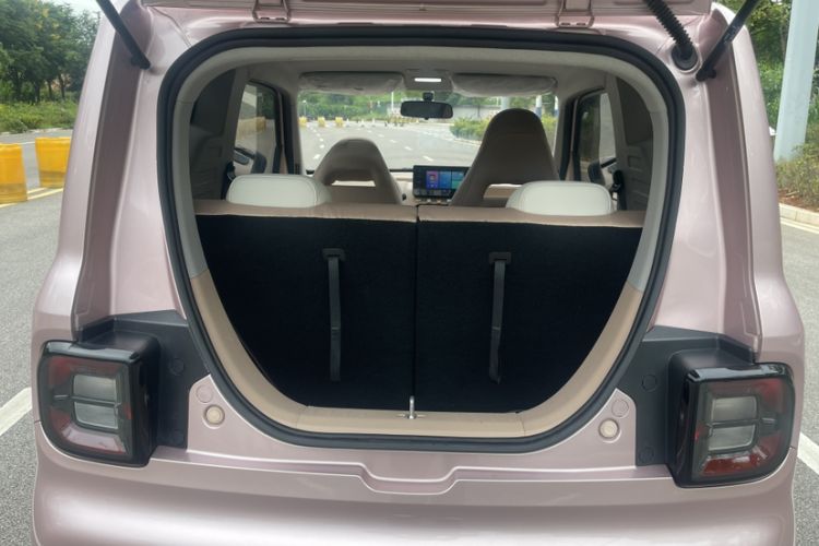 Used Geely Galaxy Panda 2023 Panda Mini 200km Endurance Bear Interior 5