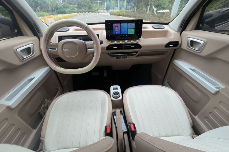 Used Geely Galaxy Panda 2023 Panda Mini 200km Endurance Bear Interior 7