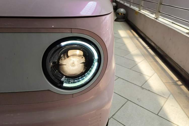 Used Geely Galaxy Panda 2023 Panda Mini 200km Endurance Bear Left Front Headlight