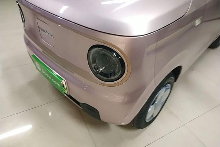 Used Geely Galaxy Panda 2023 Panda Mini 200km Endurance Bear Left Front Headlight