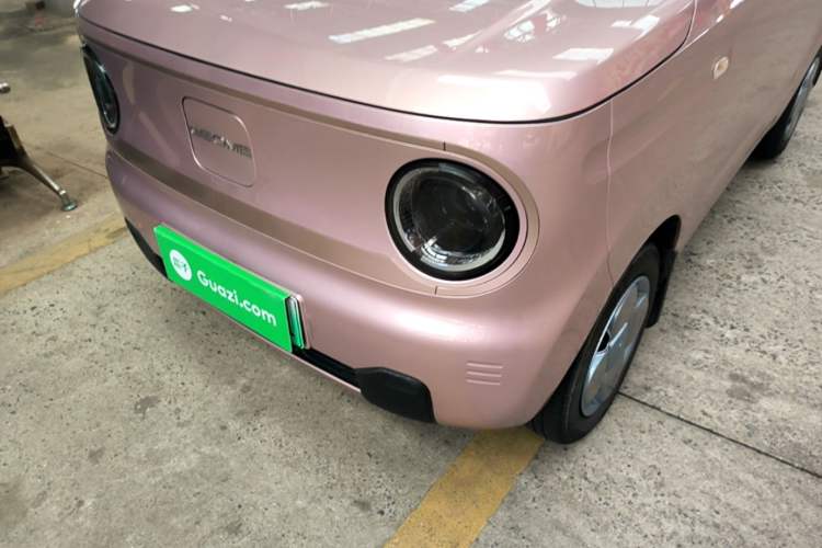 Used Geely Galaxy Panda 2023 Panda Mini 200km Endurance Bear Left Front Headlight