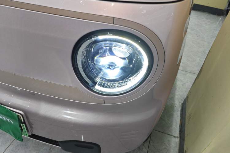 Used Geely Galaxy Panda 2023 Panda Mini 200km Endurance Bear Left Front Headlight