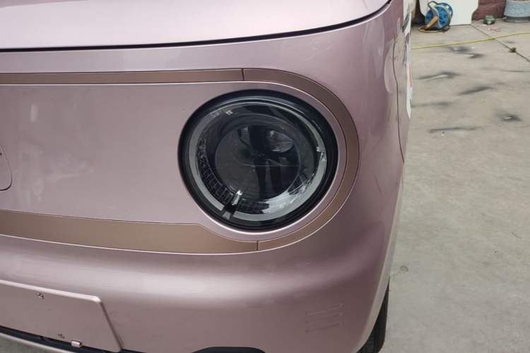 Used Geely Galaxy Panda 2023 Panda Mini 200km Endurance Bear Left Front Headlight