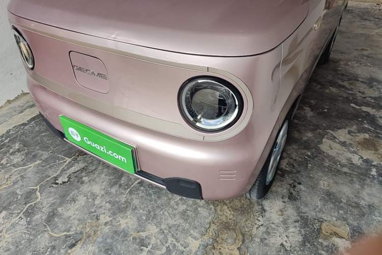 Used Geely Galaxy Panda 2023 Panda Mini 200km Endurance Bear Left Front Headlight