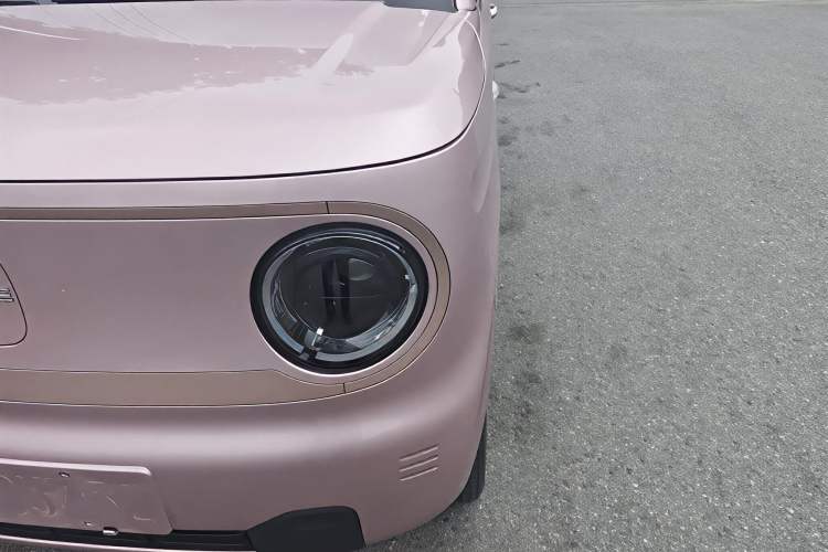 Used Geely Galaxy Panda 2023 Panda Mini 200km Endurance Bear Left Front Headlight