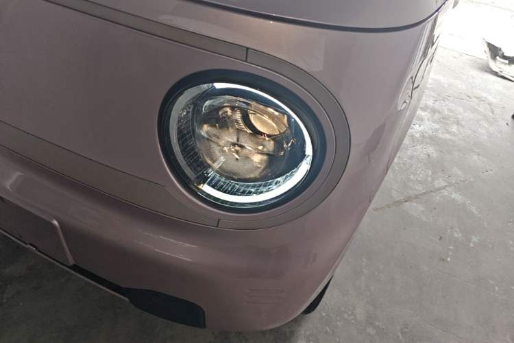 Used Geely Galaxy Panda 2023 Panda Mini 200km Endurance Bear Left Front Headlight