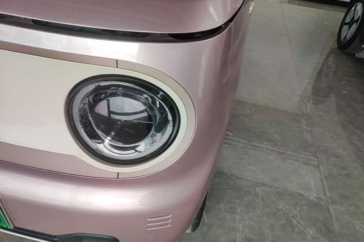 Used Geely Galaxy Panda 2023 Panda Mini 200km Endurance Bear Left Front Headlight