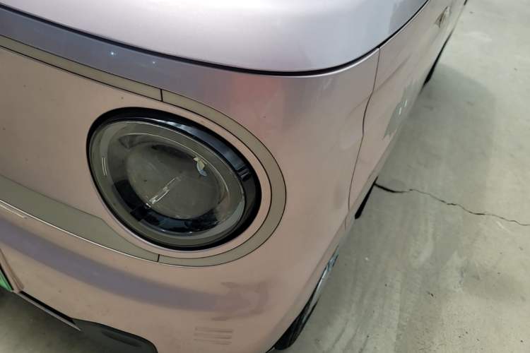 Used Geely Galaxy Panda 2023 Panda Mini 200km Endurance Bear Left Front Headlight