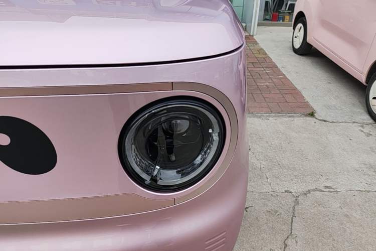 Used Geely Galaxy Panda 2023 Panda Mini 200km Endurance Bear Left Front Headlight