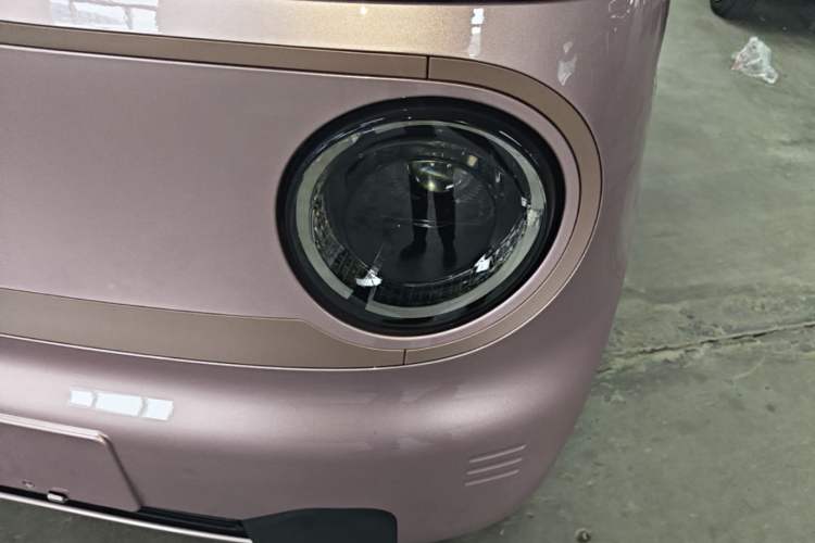 Used Geely Galaxy Panda 2023 Panda Mini 200km Endurance Bear Left Front Headlight