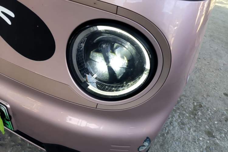 Used Geely Galaxy Panda 2023 Panda Mini 200km Endurance Bear Left Front Headlight