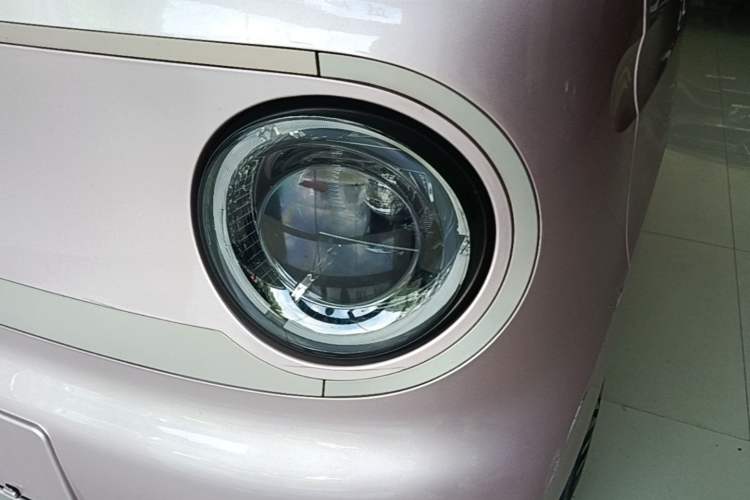 Used Geely Galaxy Panda 2023 Panda Mini 200km Endurance Bear Left Front Headlight