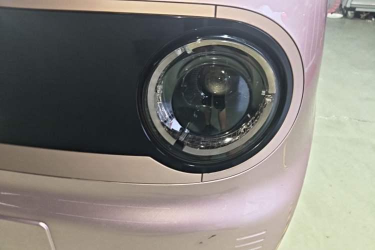 Used Geely Galaxy Panda 2023 Panda Mini 200km Endurance Bear Left Front Headlight