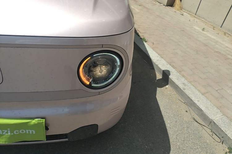 Used Geely Galaxy Panda 2023 Panda Mini 200km Endurance Bear Left Front Headlight