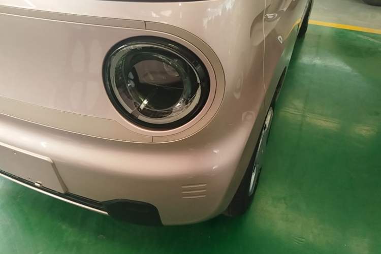 Used Geely Galaxy Panda 2023 Panda Mini 200km Endurance Bear Left Front Headlight