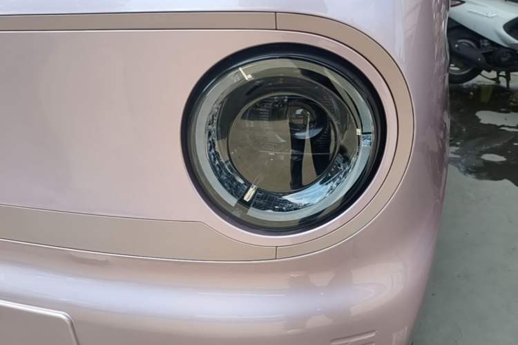 Used Geely Galaxy Panda 2023 Panda Mini 200km Endurance Bear Left Front Headlight