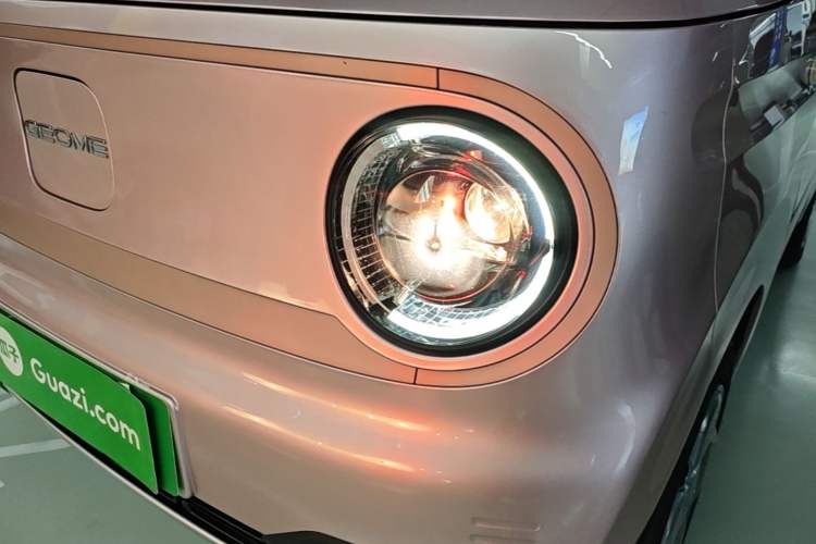 Used Geely Galaxy Panda 2023 Panda Mini 200km Endurance Bear Left Front Headlight