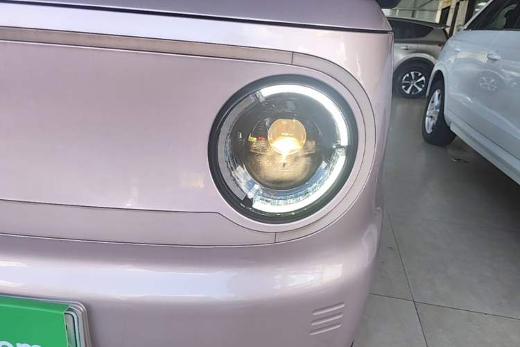 Used Geely Galaxy Panda 2023 Panda Mini 200km Endurance Bear Left Front Headlight