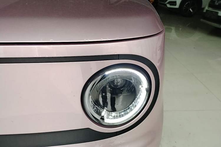 Used Geely Galaxy Panda 2023 Panda Mini 200km Endurance Bear Left Front Headlight