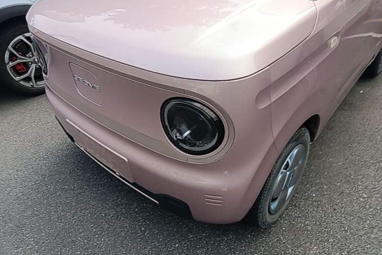 Used Geely Galaxy Panda 2023 Panda Mini 200km Endurance Bear Left Front Headlight