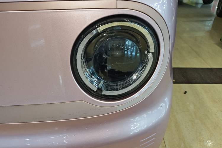 Used Geely Galaxy Panda 2023 Panda Mini 200km Endurance Bear Left Front Headlight