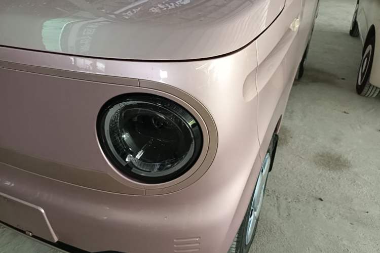 Used Geely Galaxy Panda 2023 Panda Mini 200km Endurance Bear Left Front Headlight