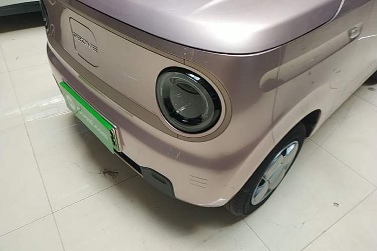 Used Geely Galaxy Panda 2023 Panda Mini 200km Endurance Bear Left Front Headlight