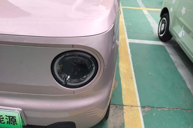 Used Geely Galaxy Panda 2023 Panda Mini 200km Endurance Bear Left Front Headlight