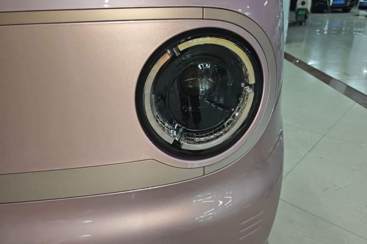 Used Geely Galaxy Panda 2023 Panda Mini 200km Endurance Bear Left Front Headlight