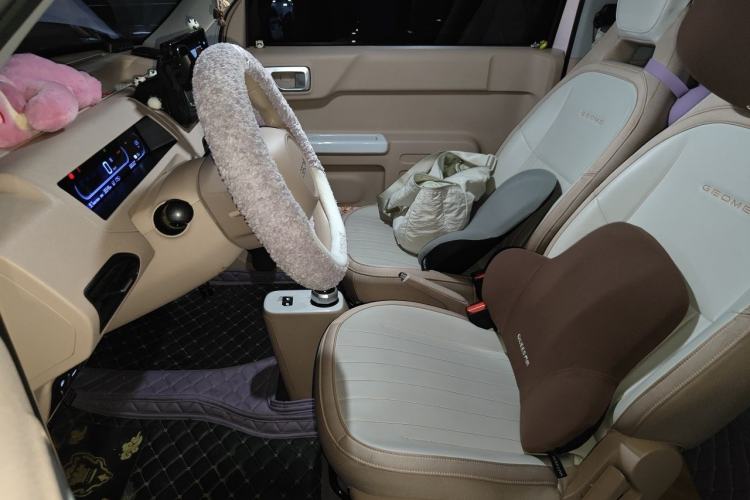 Used Geely Galaxy Panda 2023 Panda Mini 200km Endurance Bear Left Front Seat