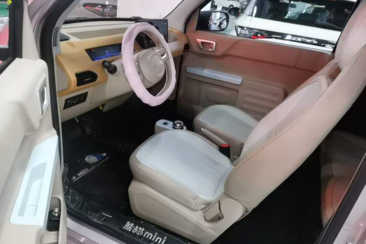 Used Geely Galaxy Panda 2023 Panda Mini 200km Endurance Bear Left Front Seat