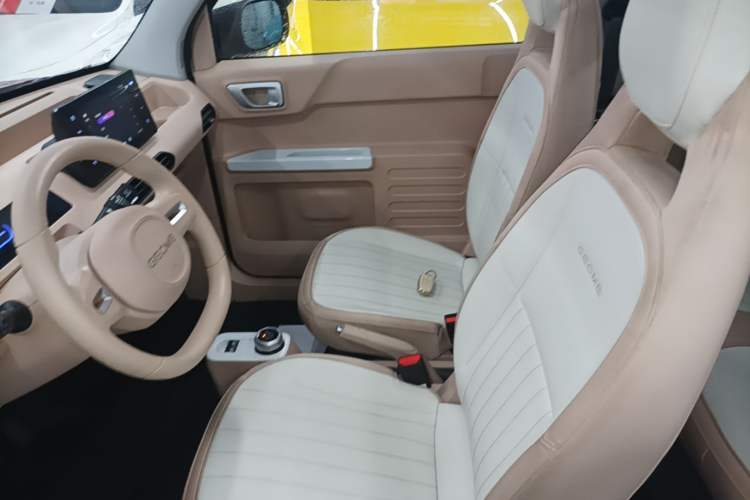 Used Geely Galaxy Panda 2023 Panda Mini 200km Endurance Bear Left Front Seat