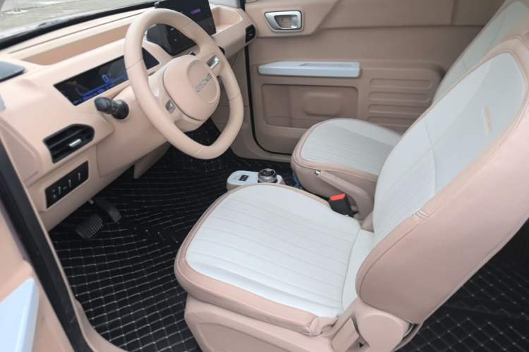 Used Geely Galaxy Panda 2023 Panda Mini 200km Endurance Bear Left Front Seat