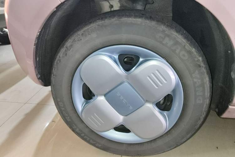 Used Geely Galaxy Panda 2023 Panda Mini 200km Endurance Bear Left Front Wheel Hub