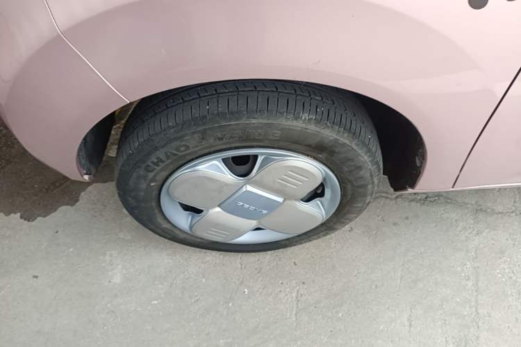 Used Geely Galaxy Panda 2023 Panda Mini 200km Endurance Bear Left Front Wheel Hub