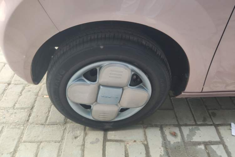 Used Geely Galaxy Panda 2023 Panda Mini 200km Endurance Bear Left Front Wheel Hub