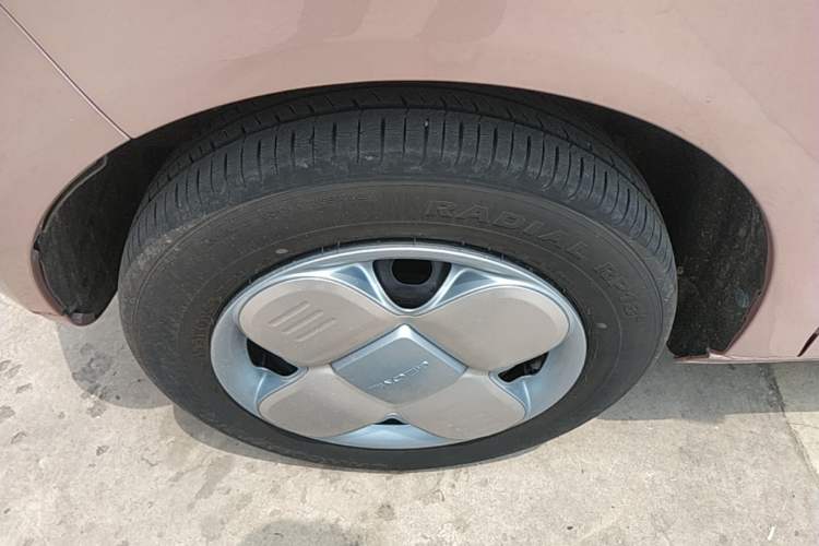 Used Geely Galaxy Panda 2023 Panda Mini 200km Endurance Bear Left Front Wheel Hub