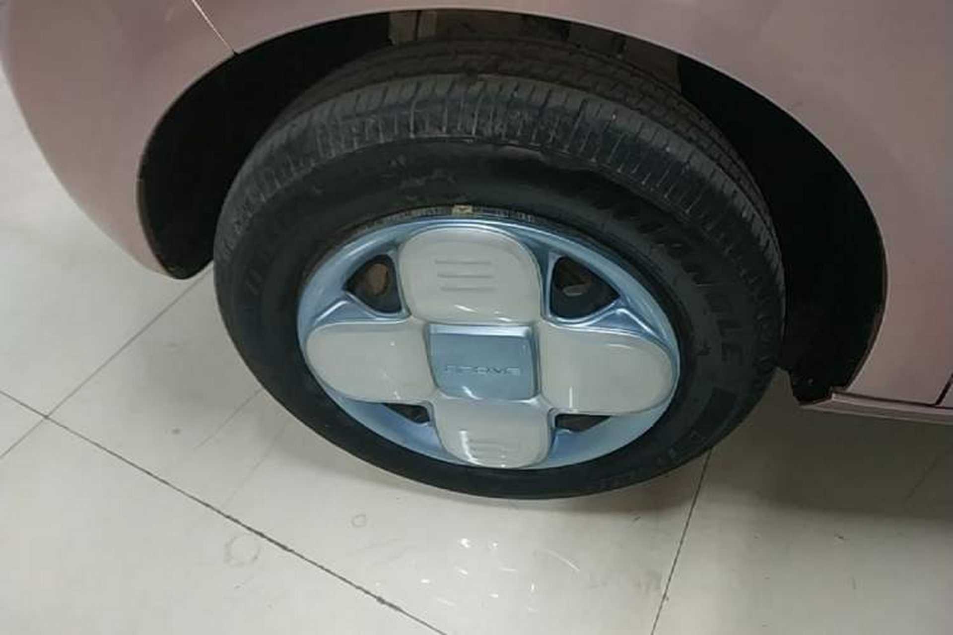 Used Geely Galaxy Panda 2023 Panda Mini 200km Endurance Bear Left Front Wheel Hub