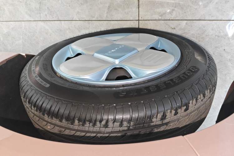 Used Geely Galaxy Panda 2023 Panda Mini 200km Endurance Bear Left Front Wheel Hub