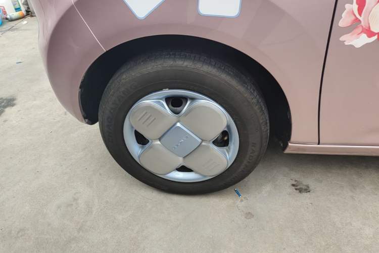 Used Geely Galaxy Panda 2023 Panda Mini 200km Endurance Bear Left Front Wheel Hub