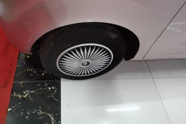 Used Geely Galaxy Panda 2023 Panda Mini 200km Endurance Bear Left Front Wheel Hub
