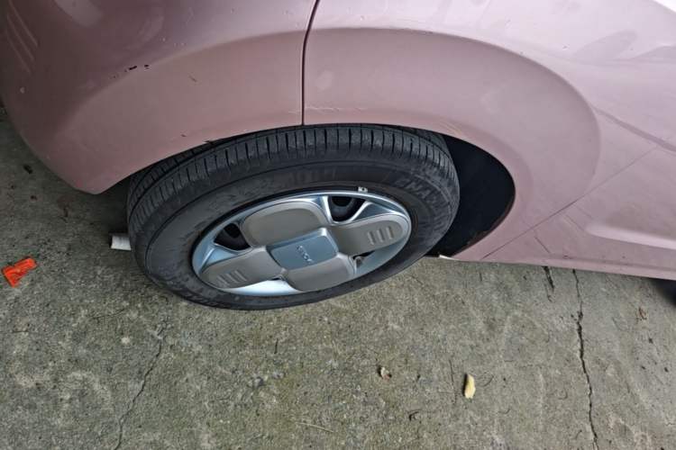 Used Geely Galaxy Panda 2023 Panda Mini 200km Endurance Bear Left Front Wheel Hub