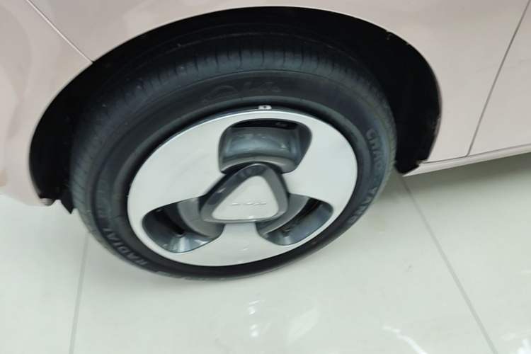 Used Geely Galaxy Panda 2023 Panda Mini 200km Dynamic Bear Left Front Wheel Hub