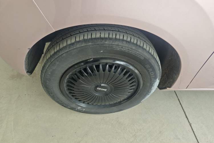 Used Geely Galaxy Panda 2023 Panda Mini 200km Endurance Bear Left Front Wheel Hub