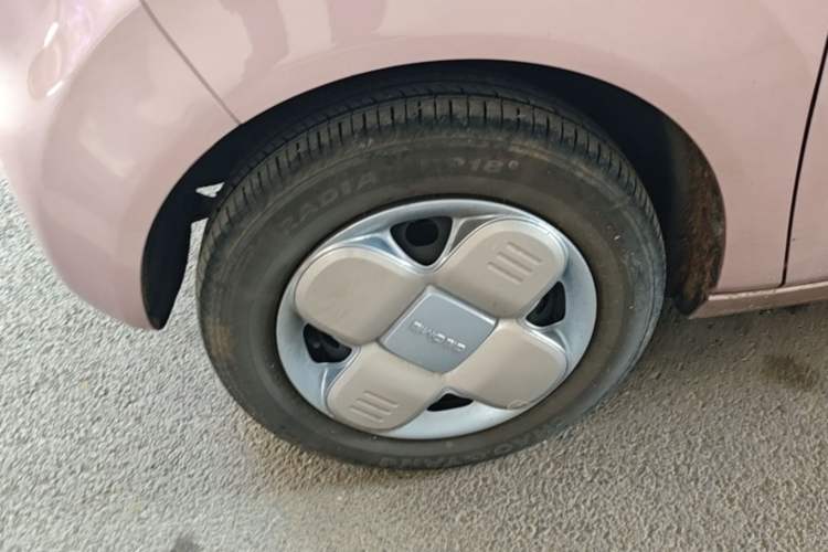 Used Geely Galaxy Panda 2023 Panda Mini 200km Endurance Bear Left Front Wheel Hub