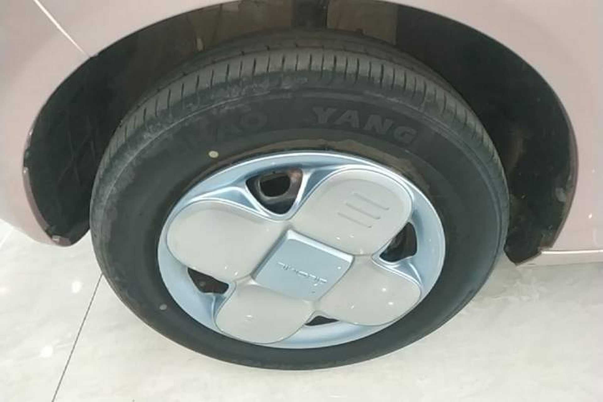 Used Geely Galaxy Panda 2023 Panda Mini 200km Endurance Bear Left Front Wheel Hub