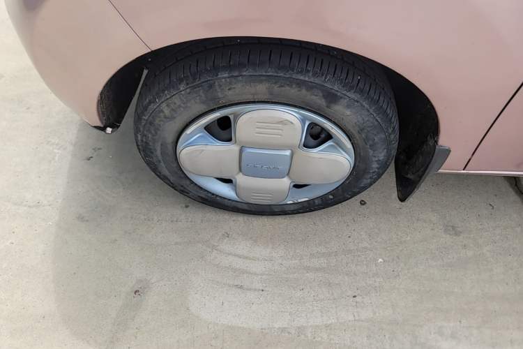 Used Geely Galaxy Panda 2023 Panda Mini 200km Endurance Bear Left Front Wheel Hub