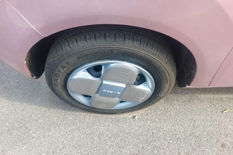Used Geely Galaxy Panda 2023 Panda Mini 200km Endurance Bear Left Front Wheel Hub